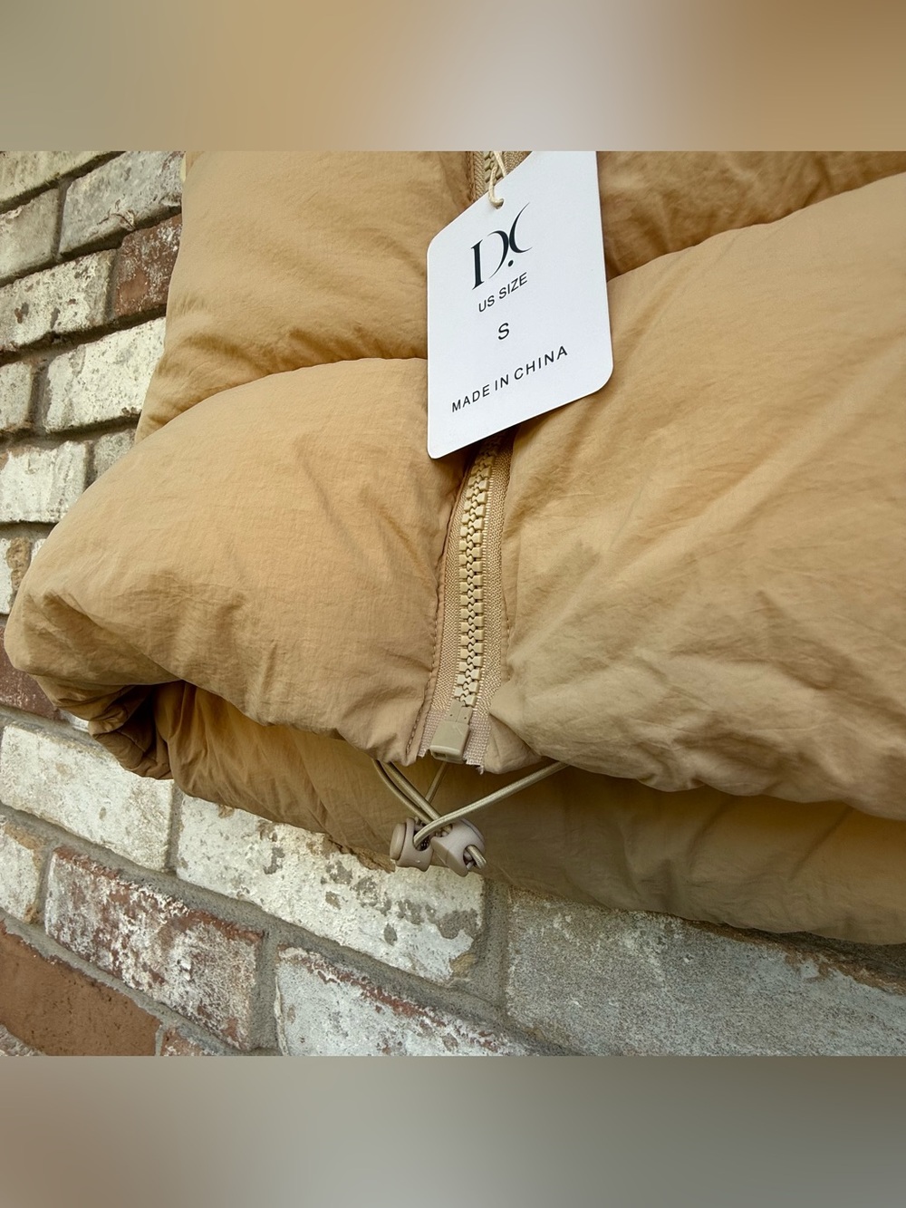DC Clothing DAACEE Crop Puffer Vest - Picture 3 of 6